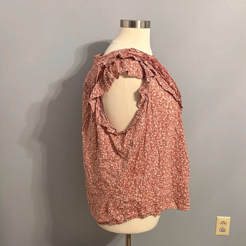 Old Navy Dusty Rose Floral Ruffled Sleeveless top 3X - Picture 5 of 6